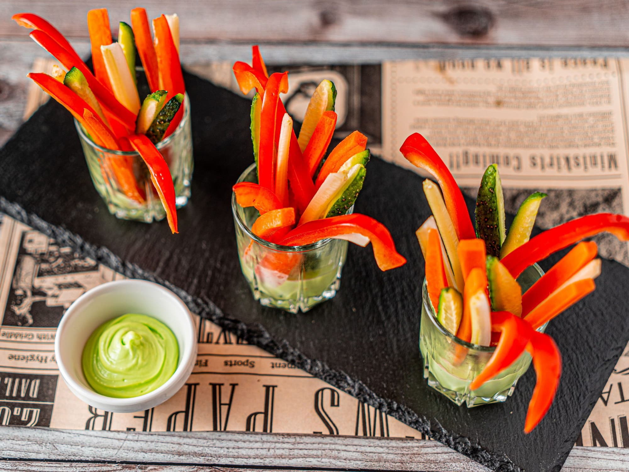 Шот с овощами и соусом айоли